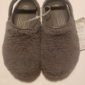 Crocs classic fur mania grey w7 m5